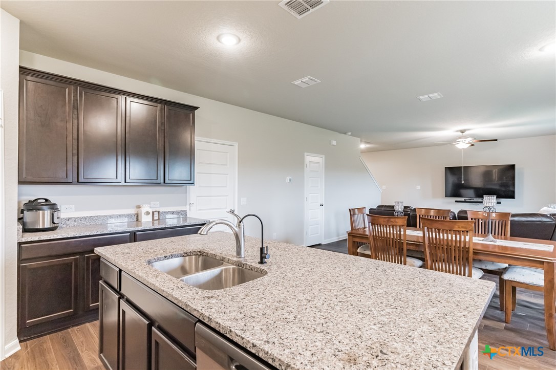 7811 Toledo Bend Property Photo 8