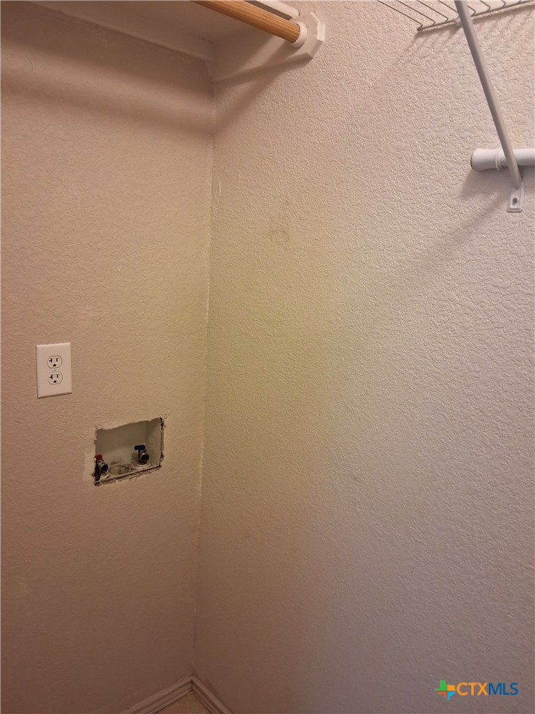 5803 Redstone Drive B Property Photo 8