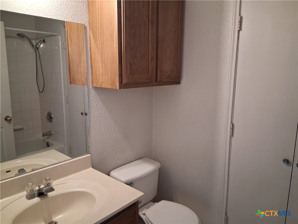 5803 Redstone Drive B Property Photo 11