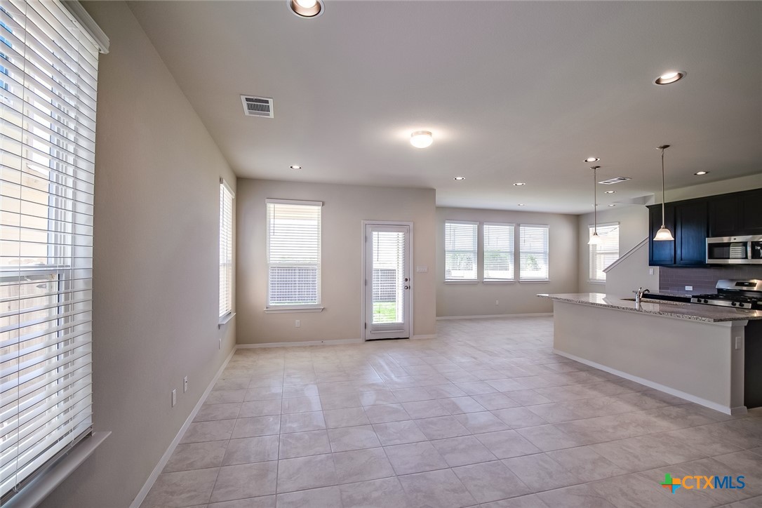 262 Delta Crest Property Photo 4