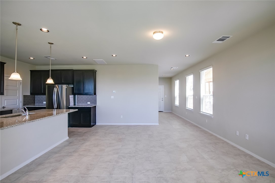 262 Delta Crest Property Photo 5