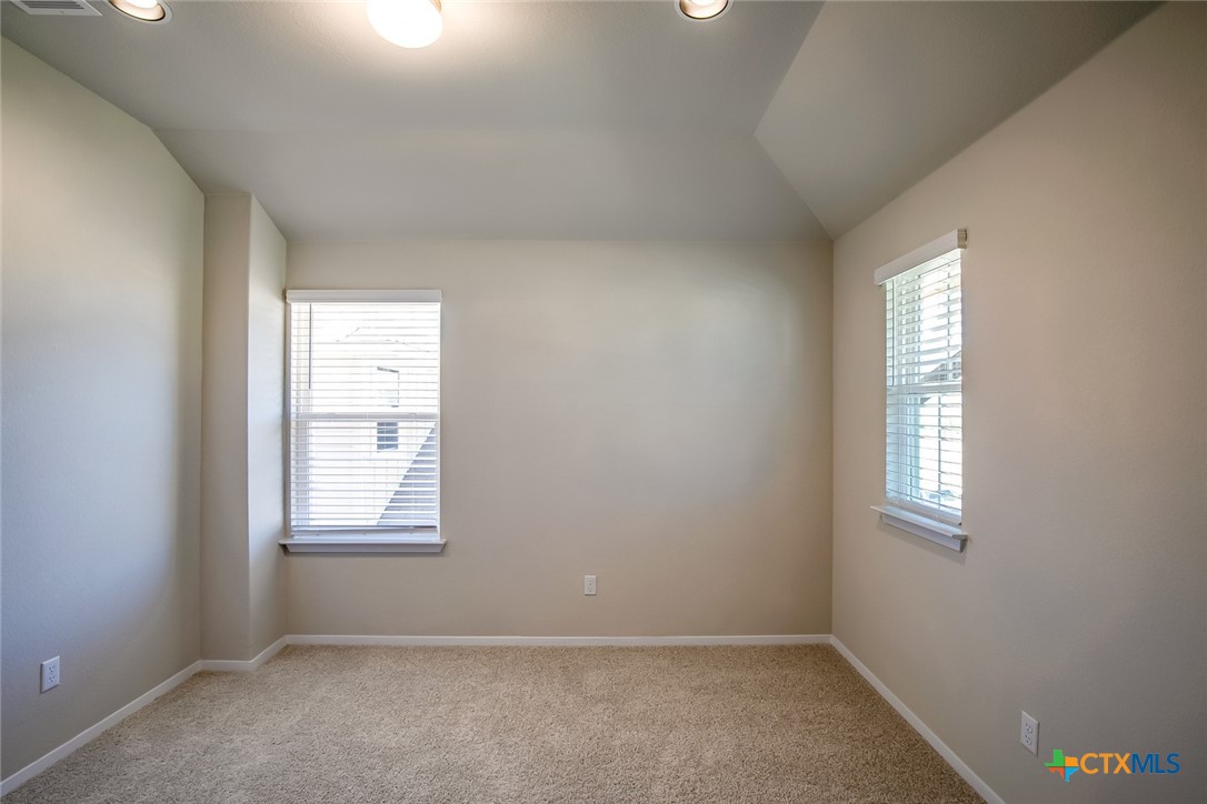 262 Delta Crest Property Photo 10