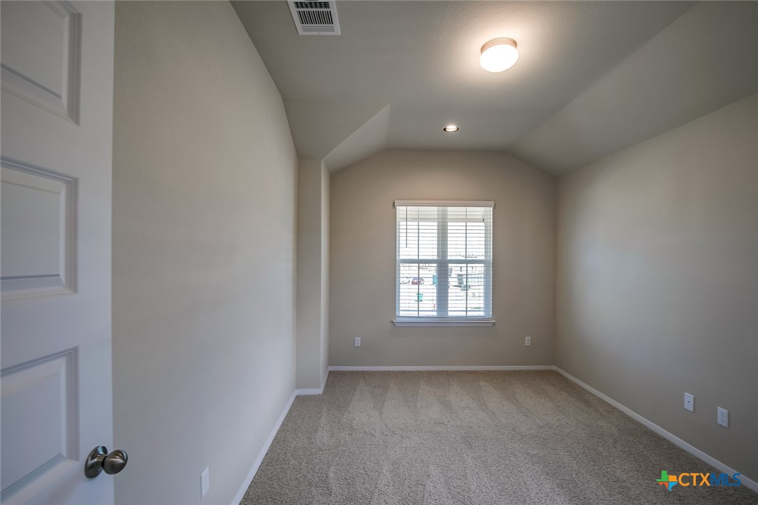 262 Delta Crest Property Photo 12