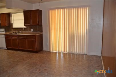 712 Alexander Street Property Photo 3