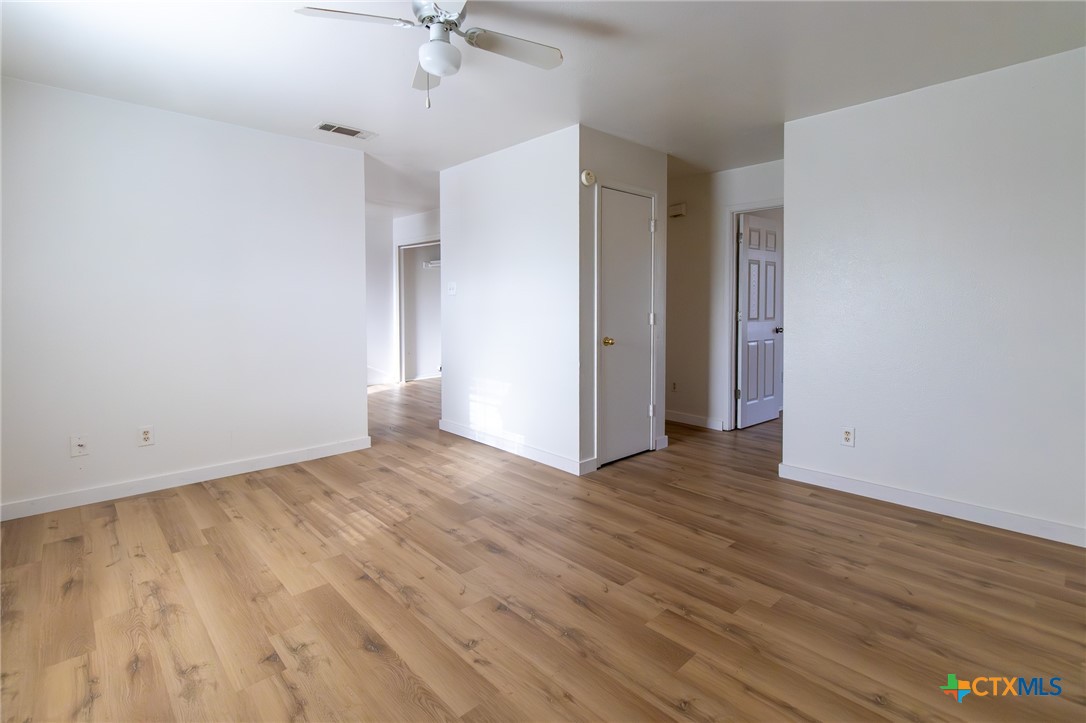 1601 Benttree Drive C Property Photo 2