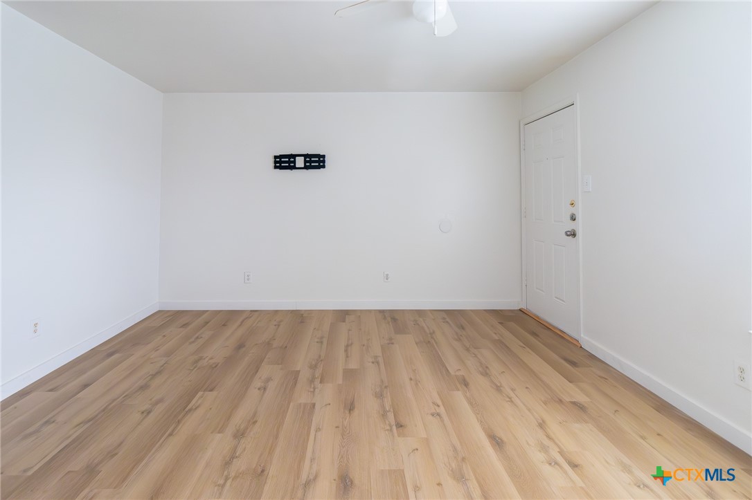 1601 Benttree Drive C Property Photo 3
