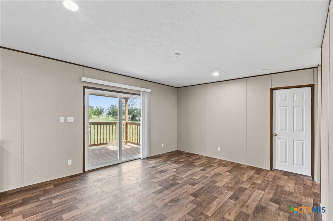 305 S 6th Street Property Photo 4