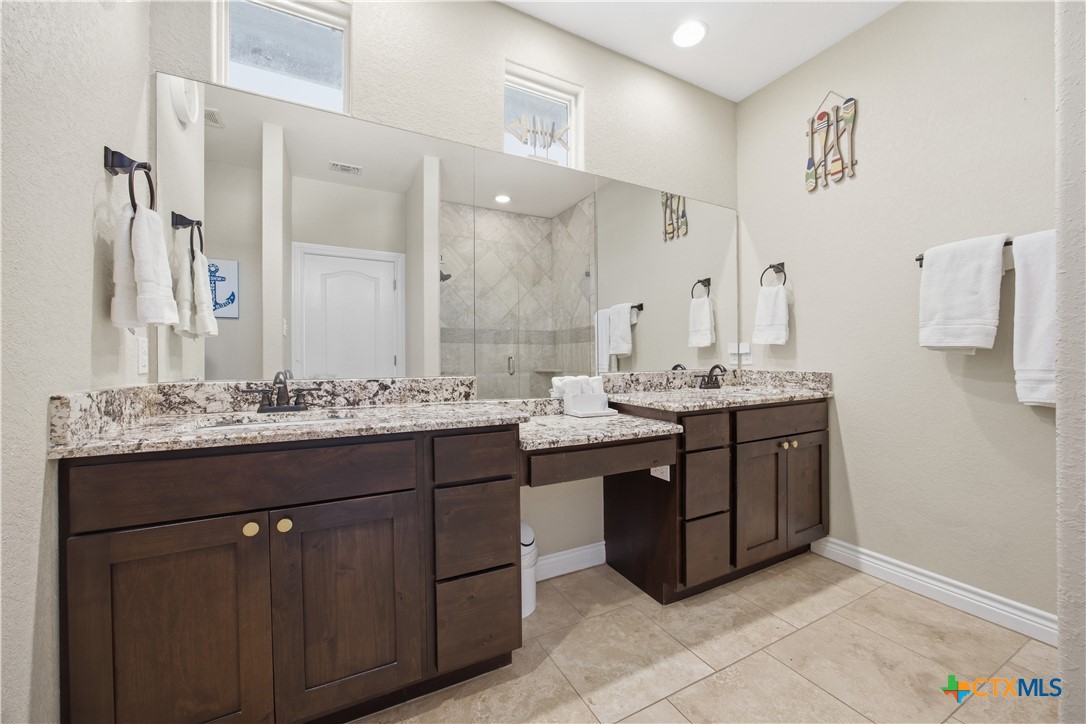 1748 Lakeshore Drive Property Photo 12