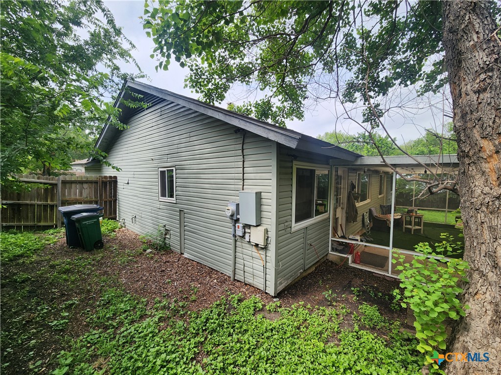 5222 Pine Place Property Photo 8