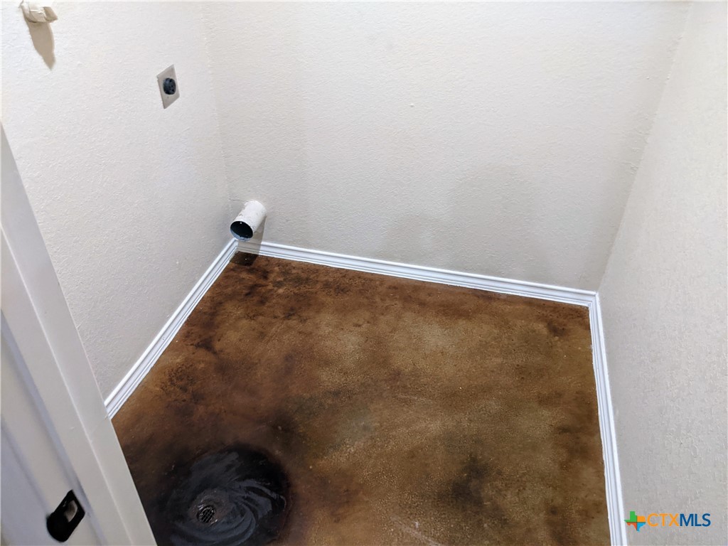 343&345 Emma Drive Property Photo 10