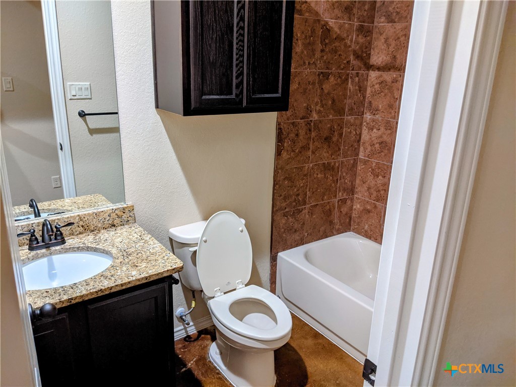 343&345 Emma Drive Property Photo 13