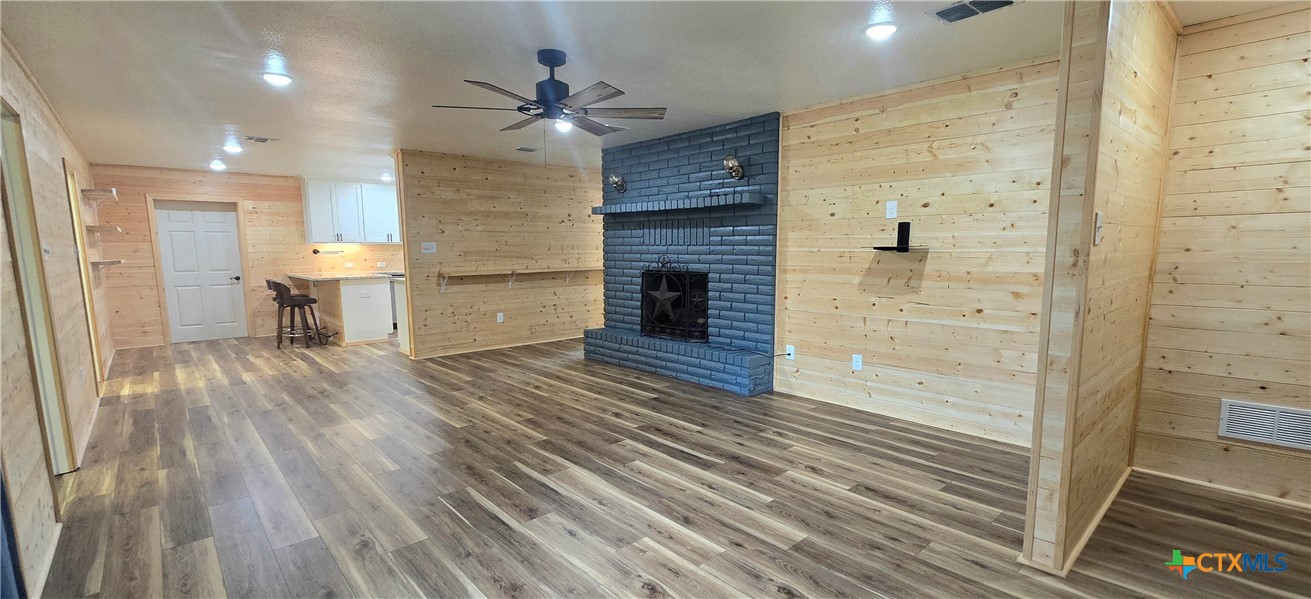 110 Live Oak Street Property Photo 22