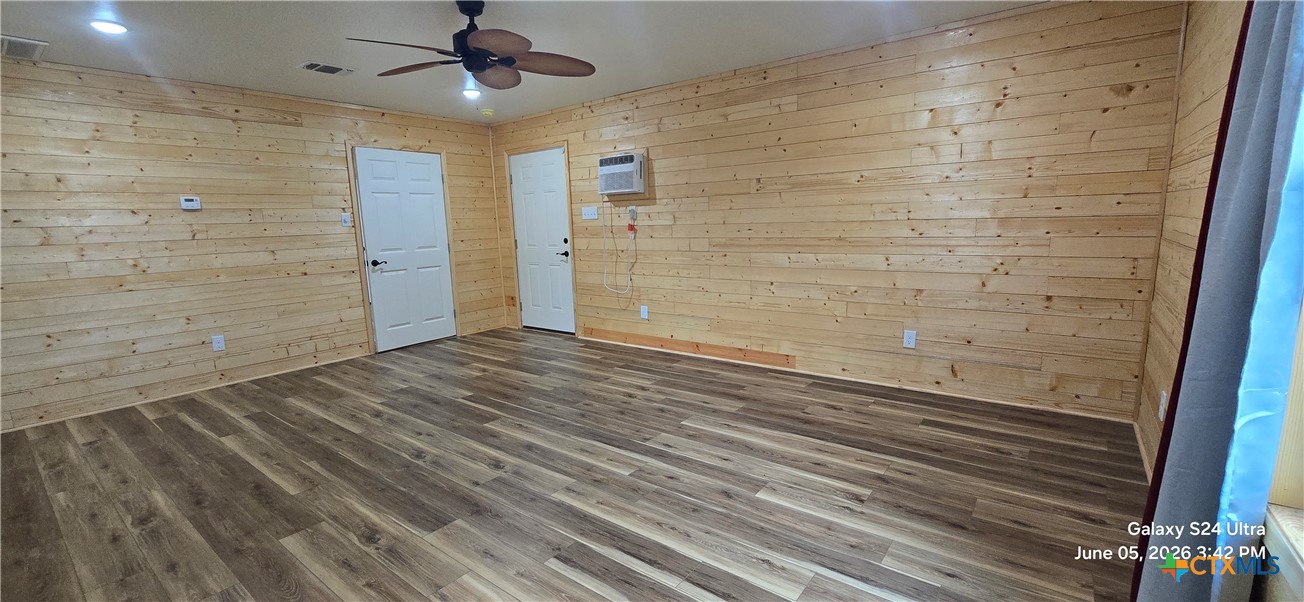 110 Live Oak Street Property Photo 26