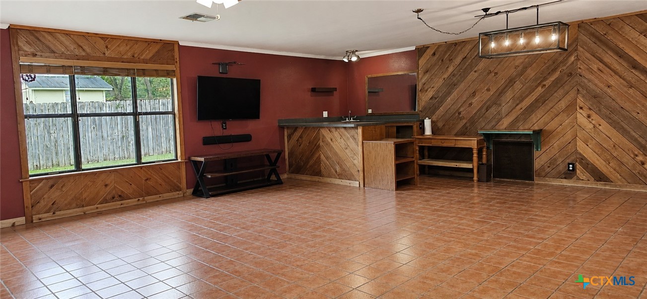 110 Live Oak Street Property Photo 33