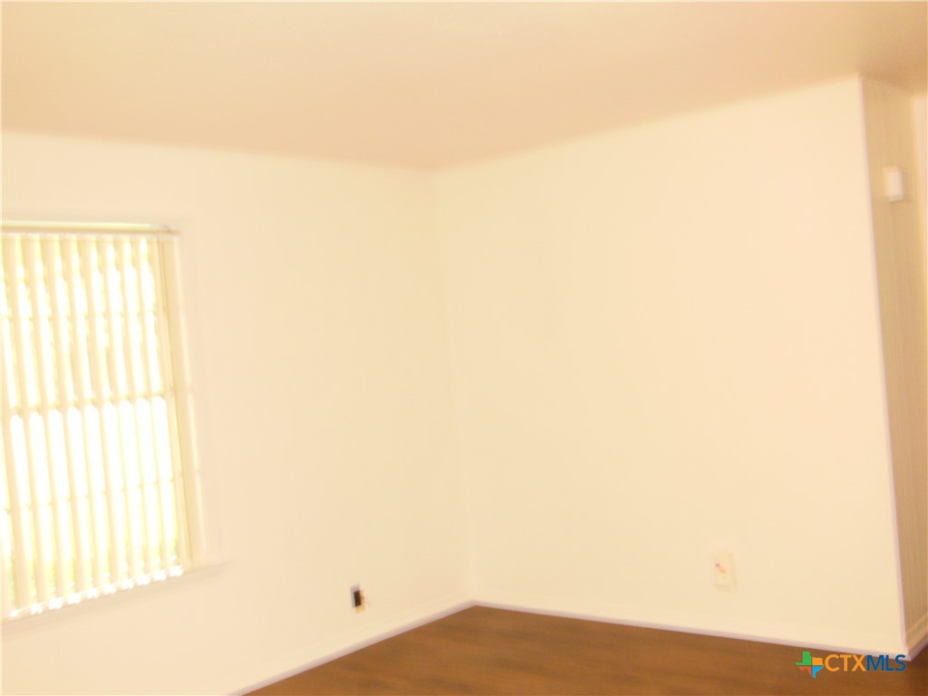 1022 Clover Circle Property Photo 4