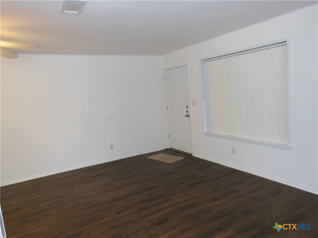 1022 Clover Circle Property Photo 5