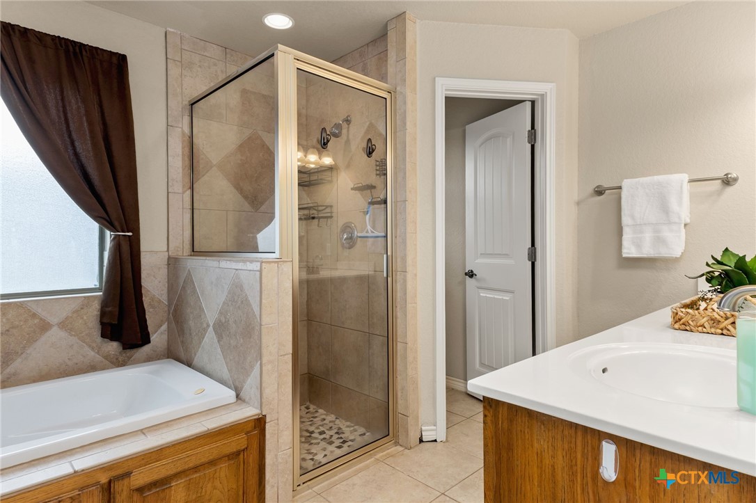 1353 Hunters Court Property Photo 11