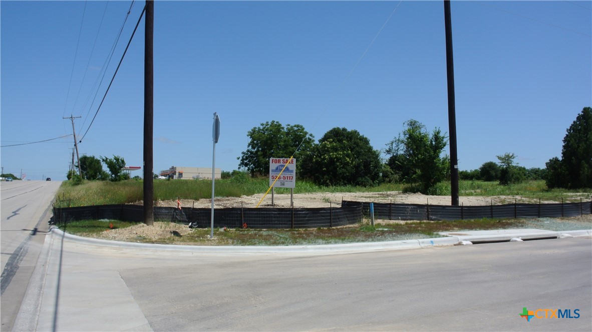 501 Stefek Drive Property Photo 2