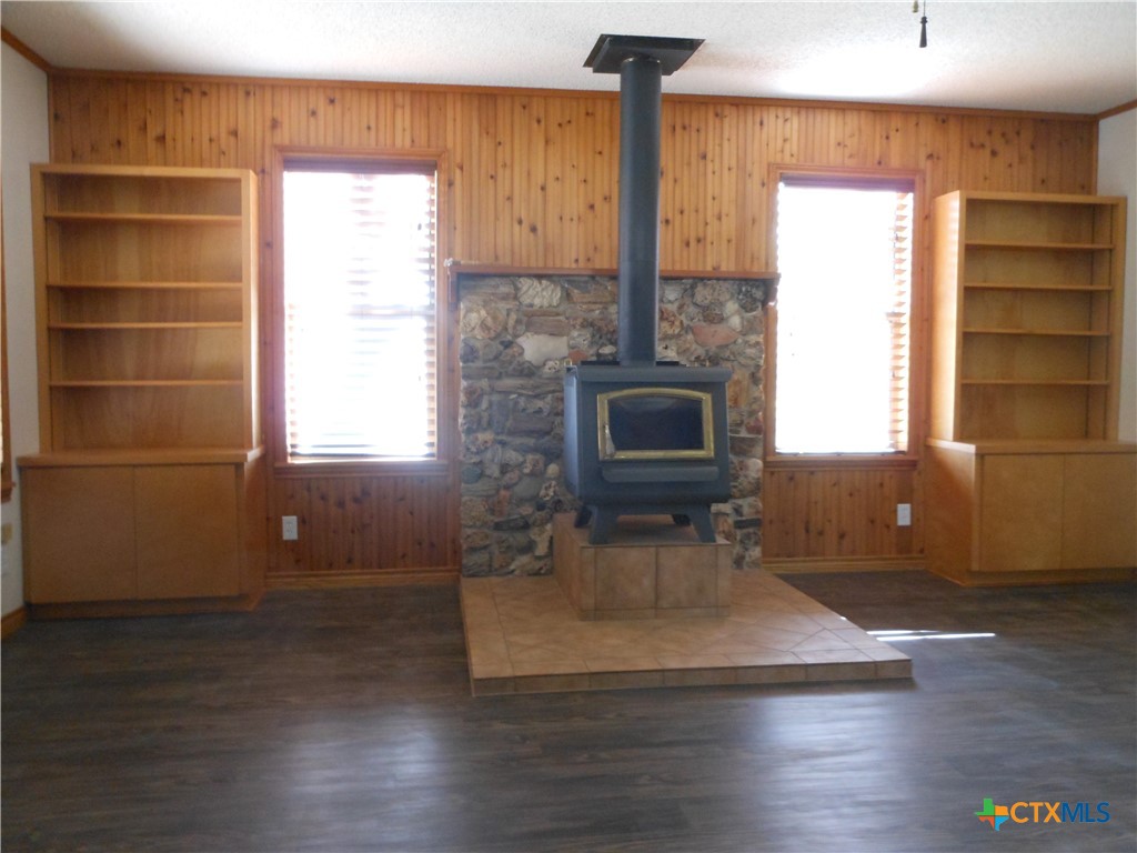1441 Robin Lane Property Photo 4