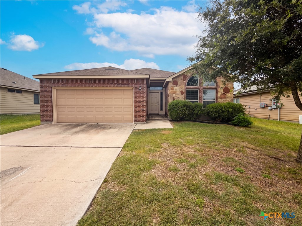 1023 Roanoke Drive Property Photo 1