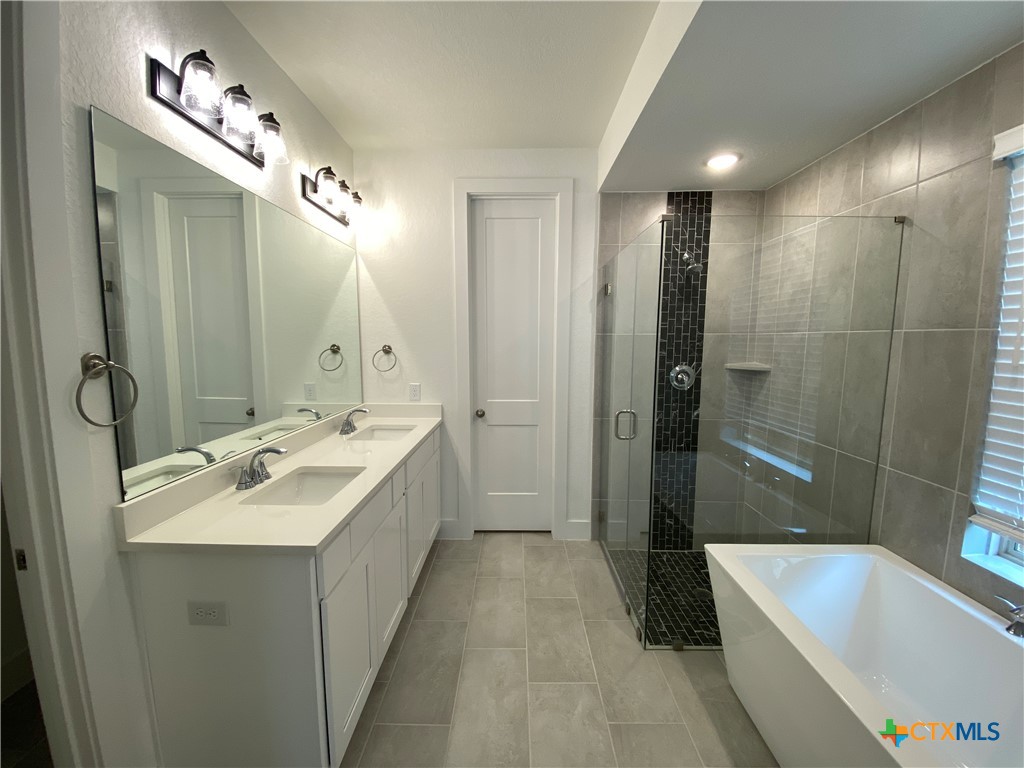 1032 Easy Gruene Property Photo 14