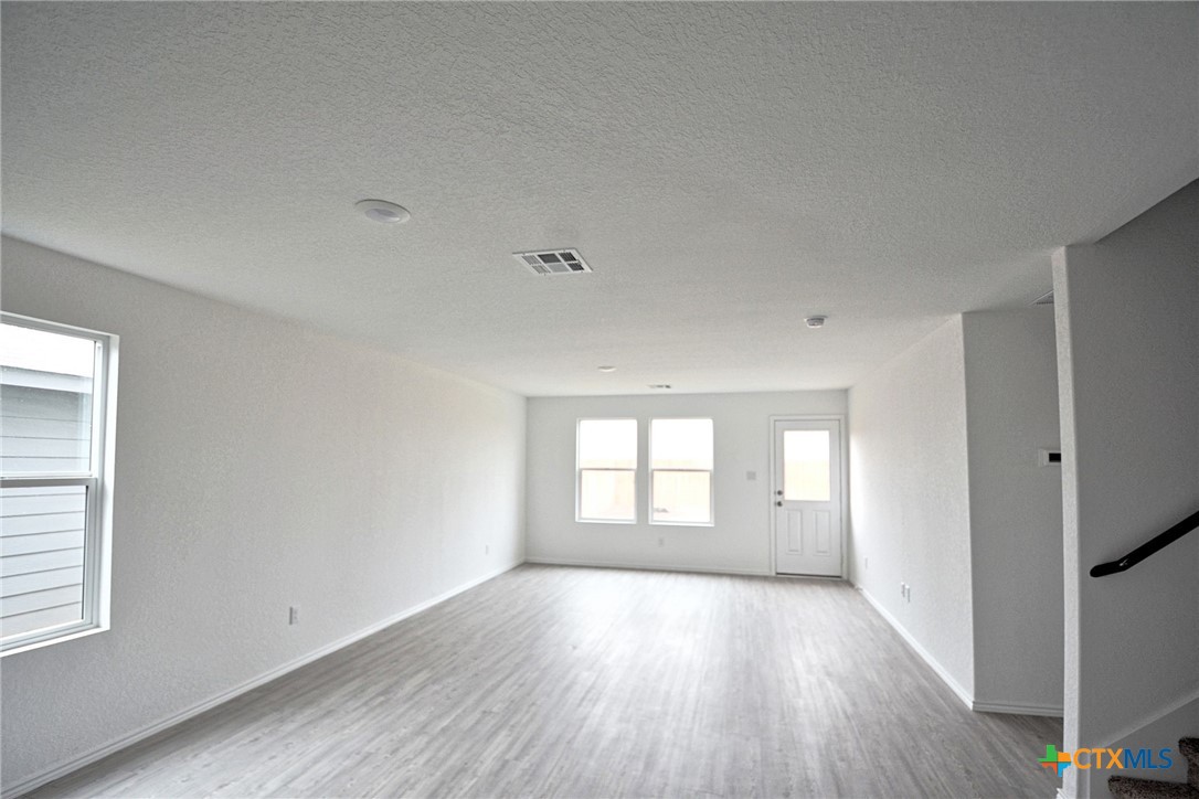 3812 Far Horizon Property Photo 7