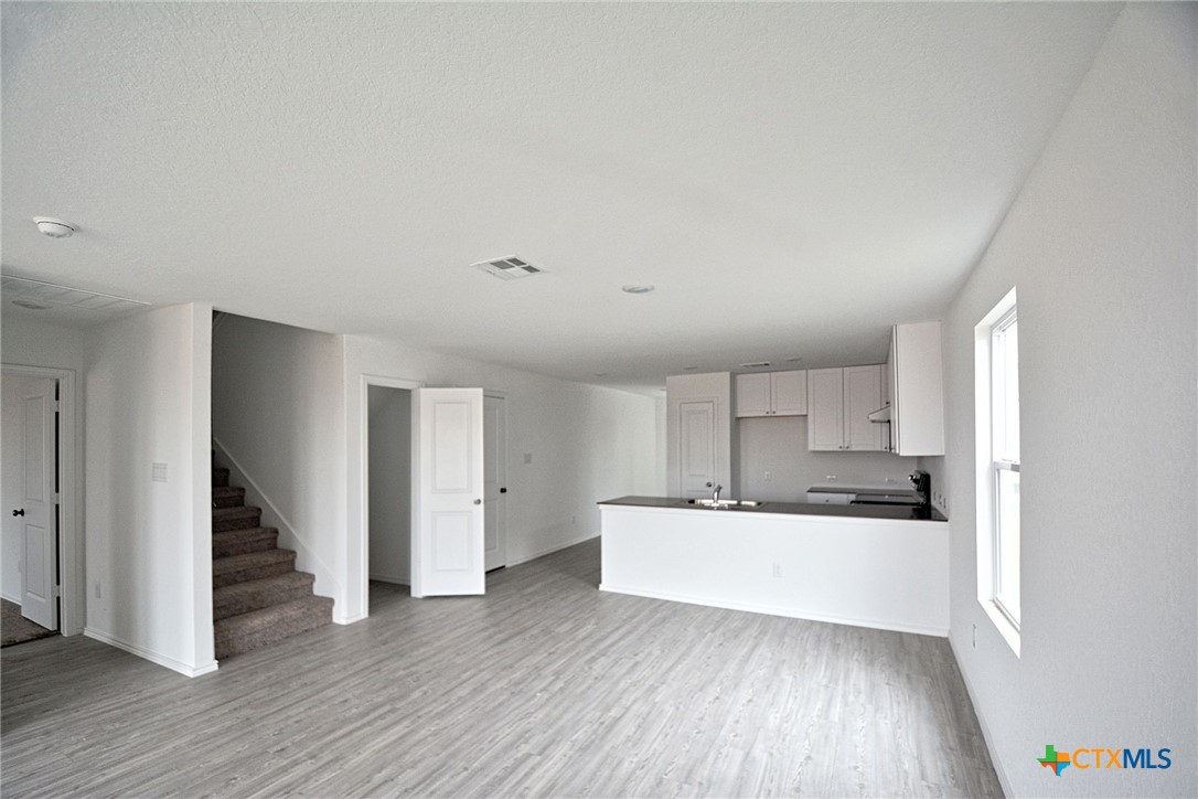 3812 Far Horizon Property Photo 8