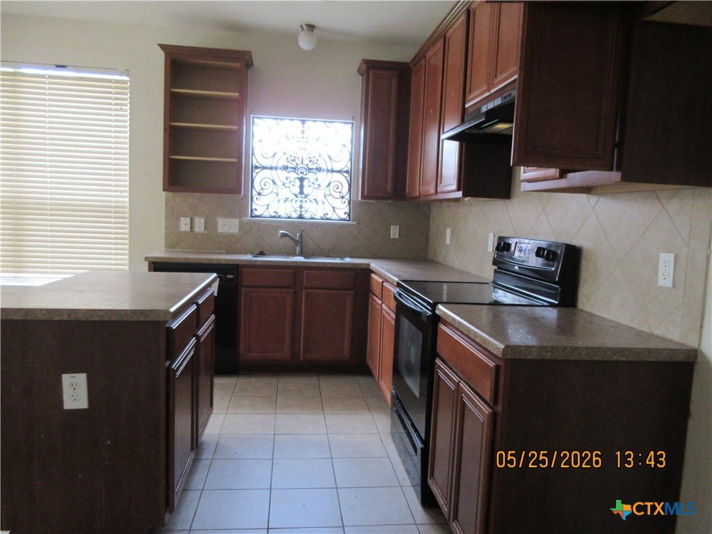 6801 Aquamarine Drive Property Photo 9