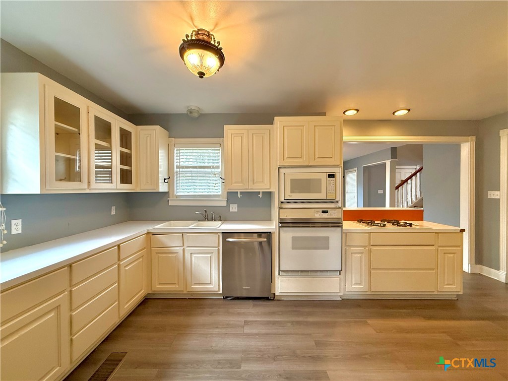 1403 N Bridge Street Property Photo 13