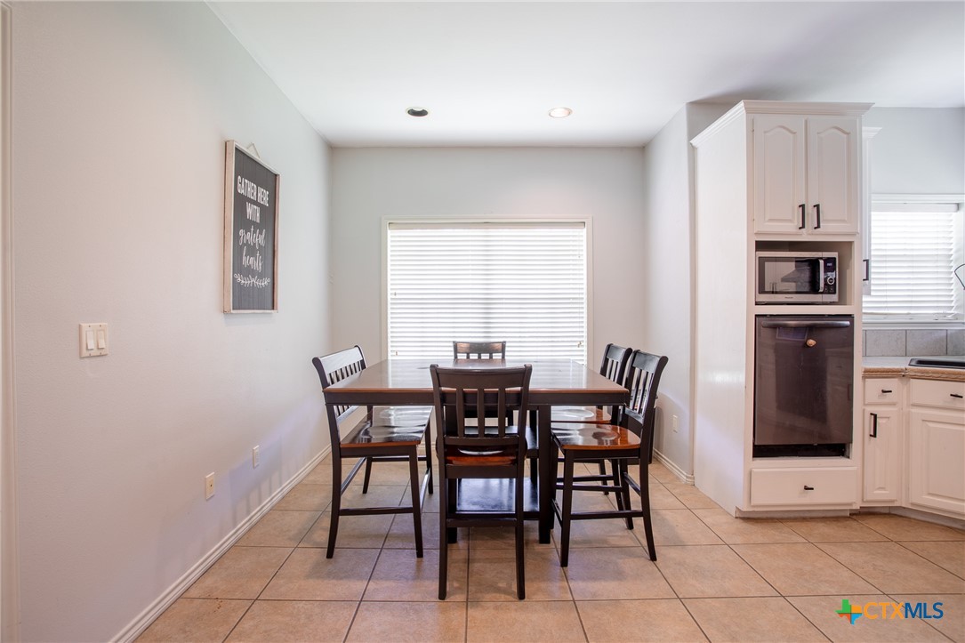 218 West Haven Property Photo 4