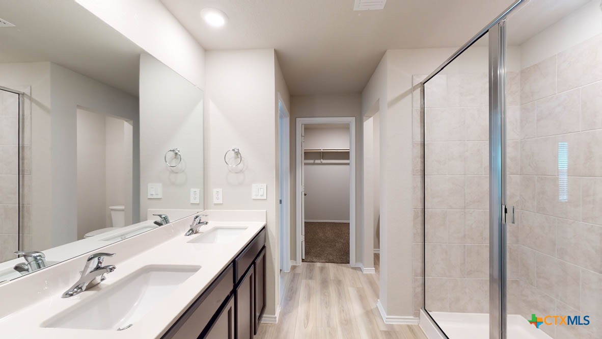 517 Hector Loop Property Photo 18