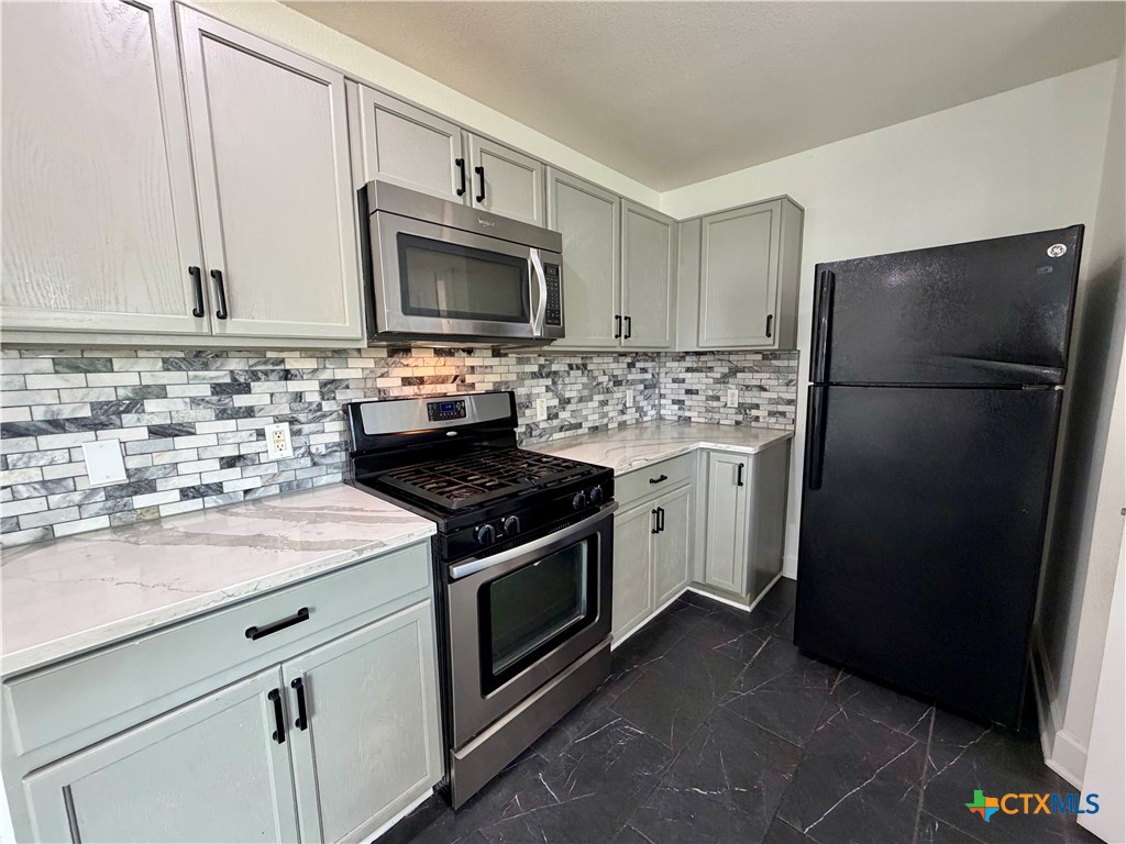 804 Tapestry Cove Property Photo 8