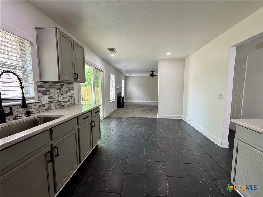 804 Tapestry Cove Property Photo 9