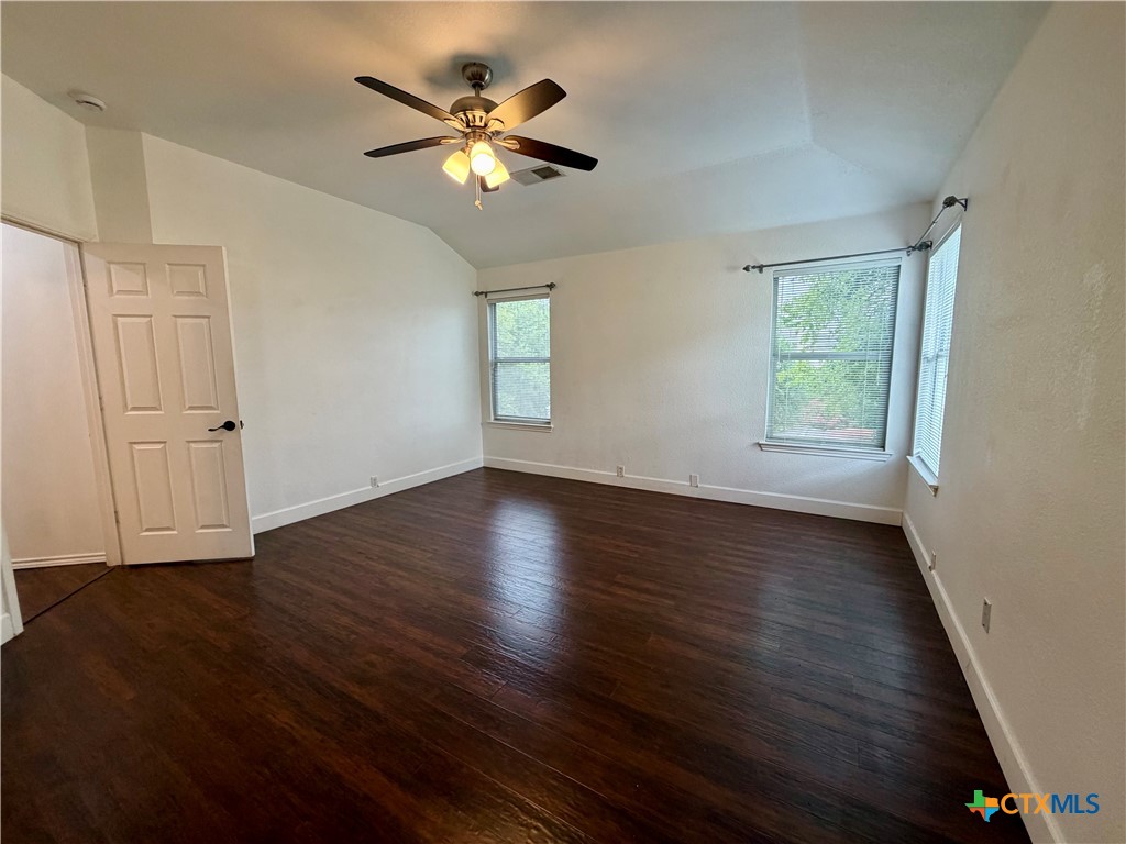804 Tapestry Cove Property Photo 27