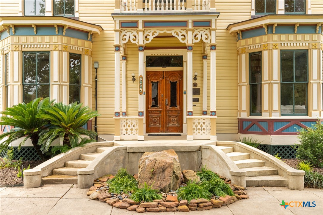 507 S De Leon Street Property Photo 2