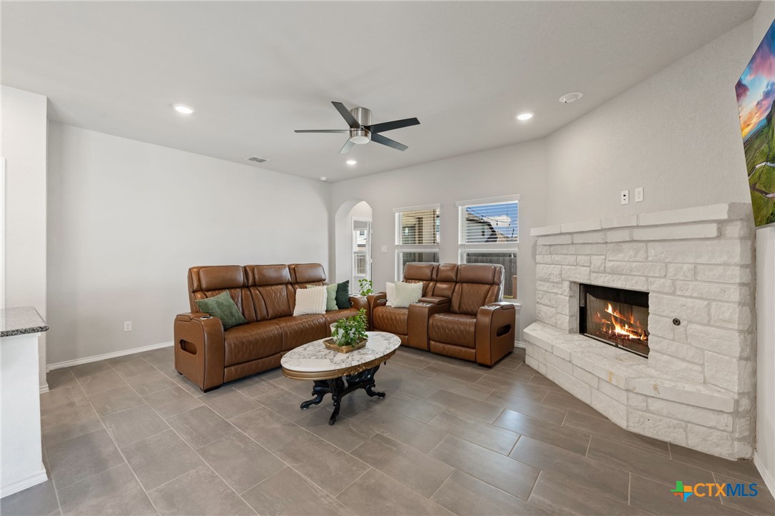 1044 Slight Street Property Photo 4