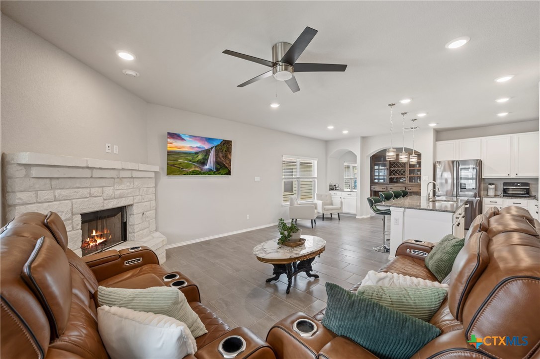 1044 Slight Street Property Photo 5