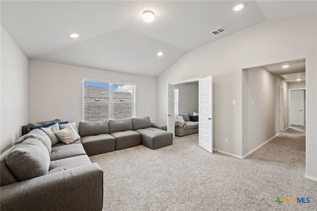 1044 Slight Street Property Photo 13