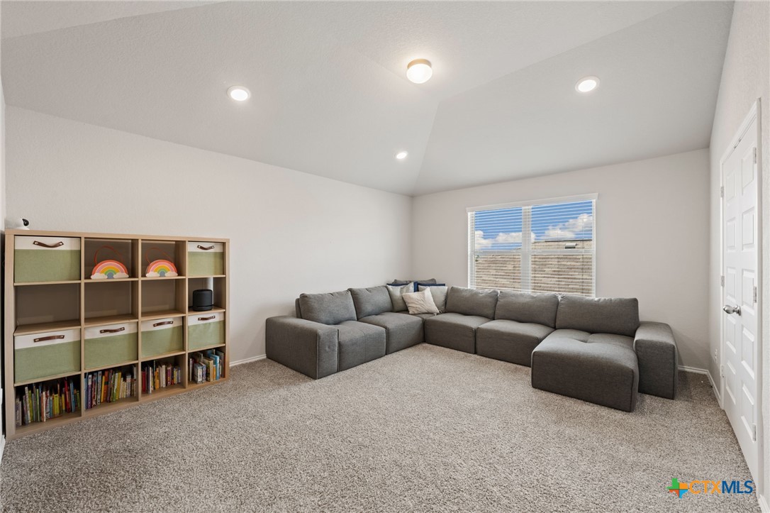 1044 Slight Street Property Photo 16