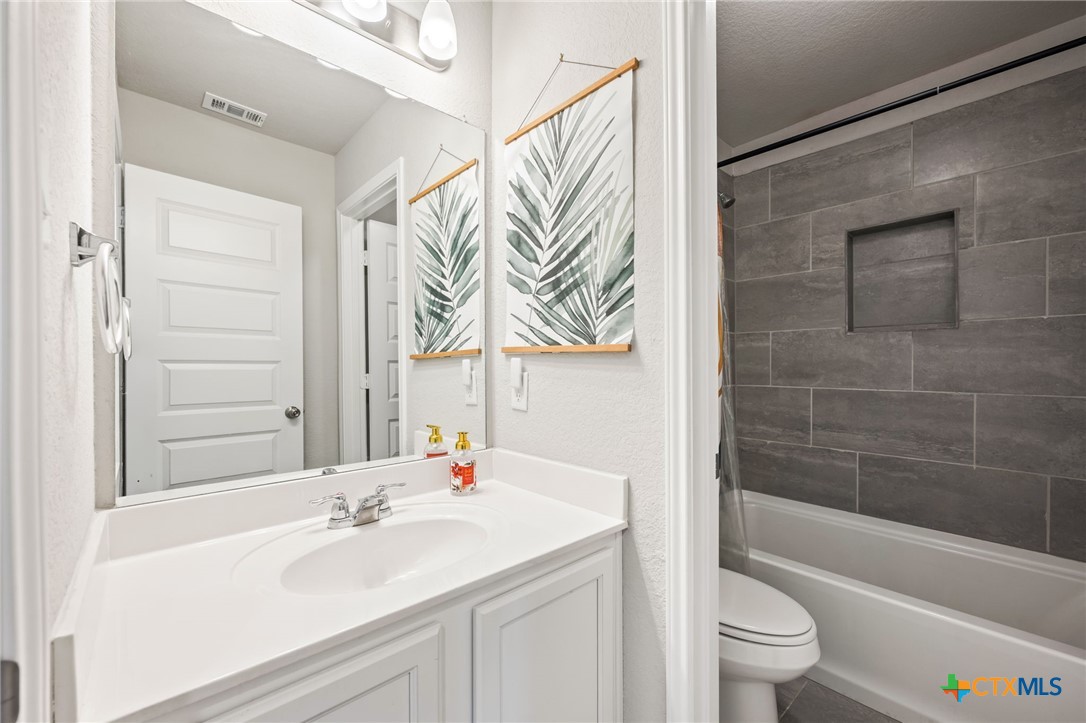 1044 Slight Street Property Photo 21