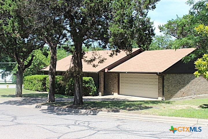 107 Suzanne Lane Property Photo 1