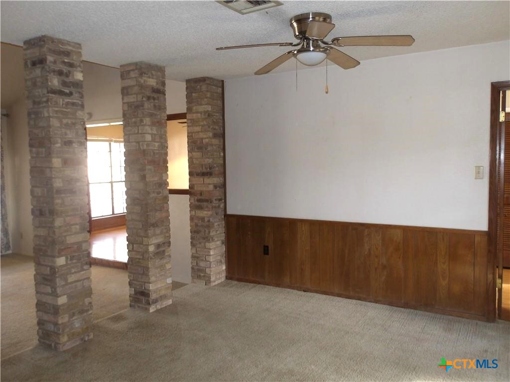 107 Suzanne Lane Property Photo 5