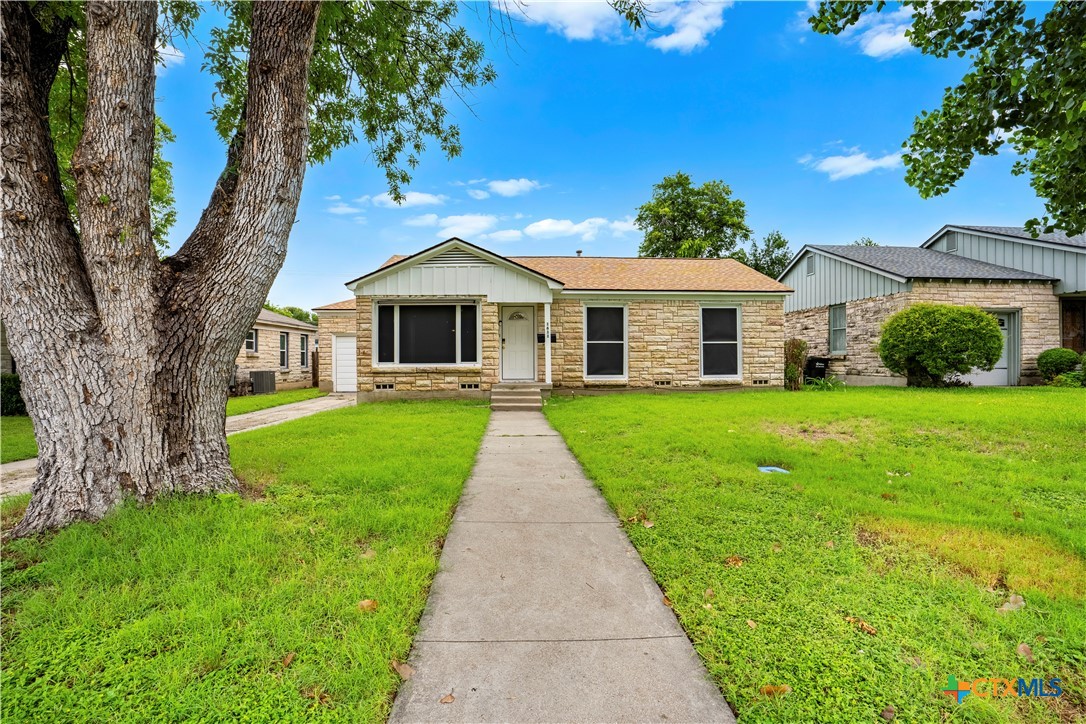 1611 S 33rd Street Property Photo 1