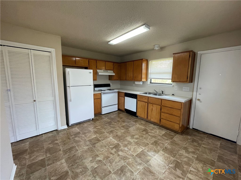 104 Horseshoe Drive A Property Photo 6