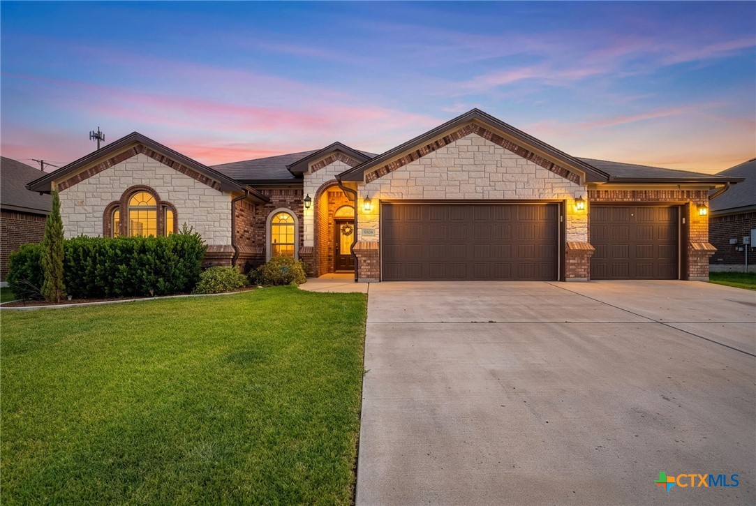 5908 La Roea Drive Property Photo