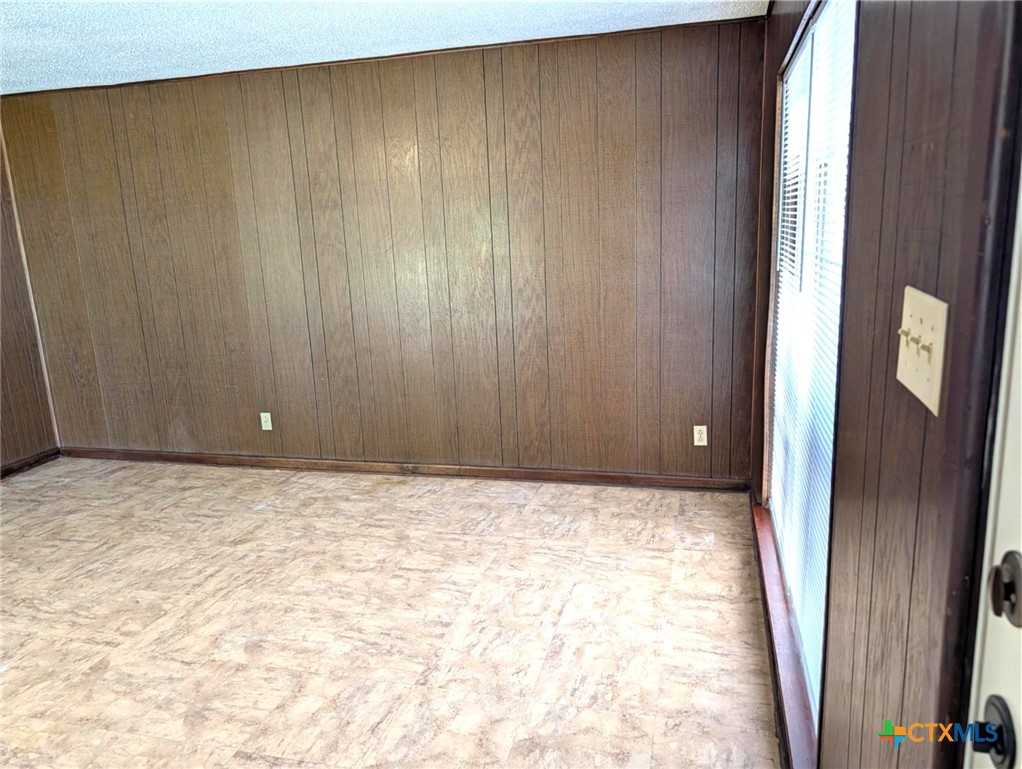 402 Skyline Avenue A Property Photo 3