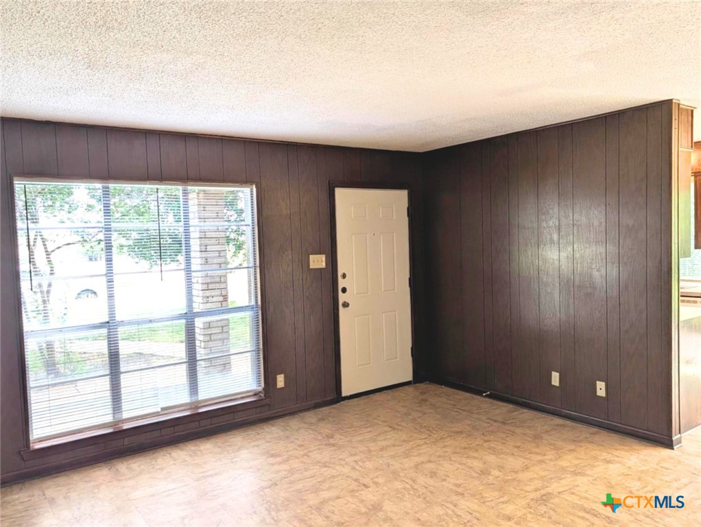 402 Skyline Avenue A Property Photo 4