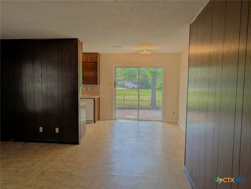 402 Skyline Avenue A Property Photo 6