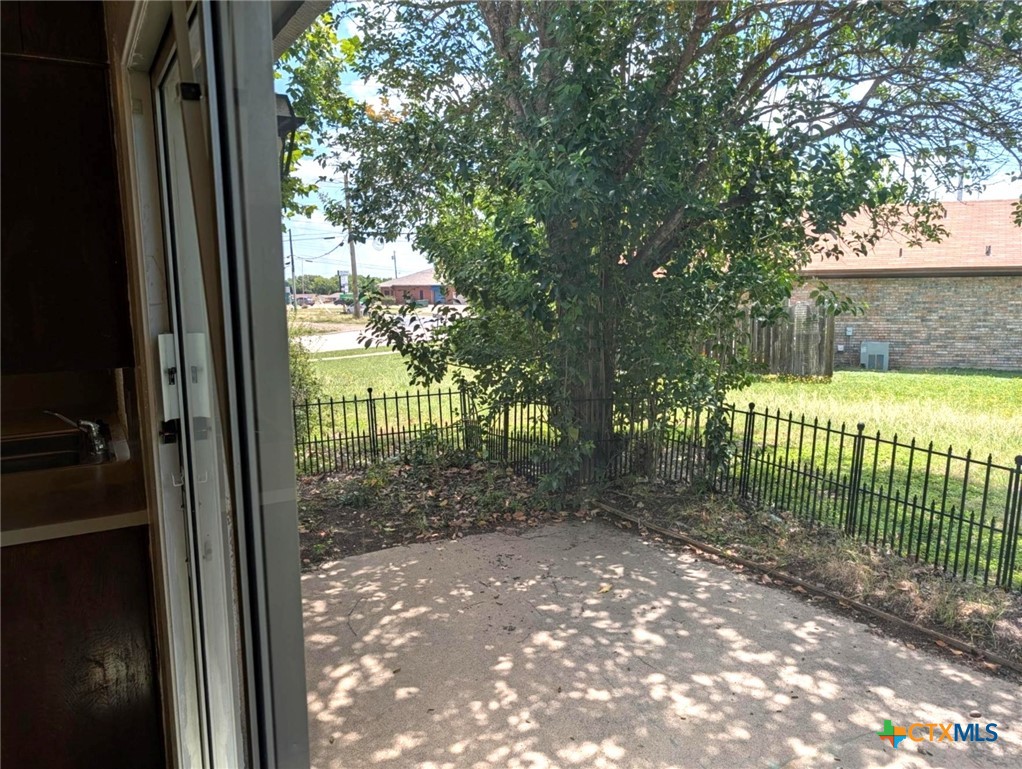 402 Skyline Avenue A Property Photo 7