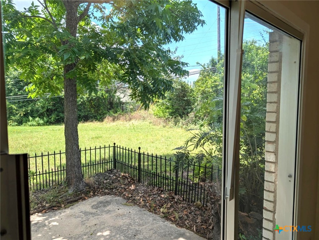 402 Skyline Avenue A Property Photo 8
